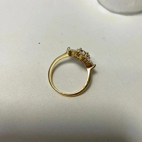 Gold Plated with Amethyst purple coloured middle stone ringsize 6 - Picture 4 of 5